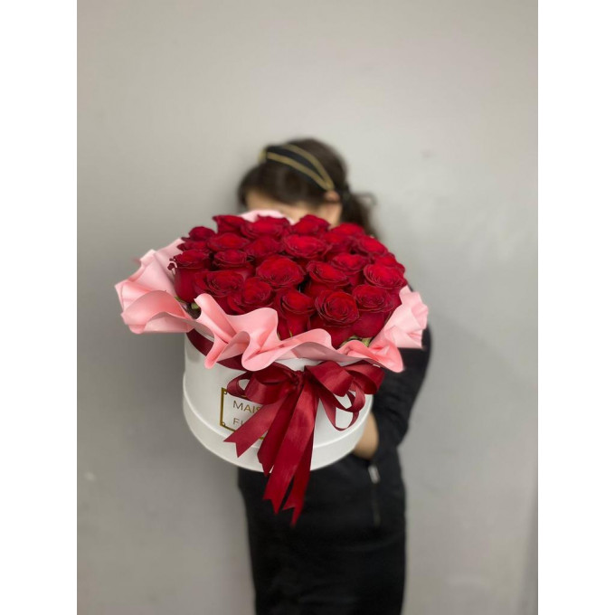 15 красных роз в коробке 15 красных роз в коробке