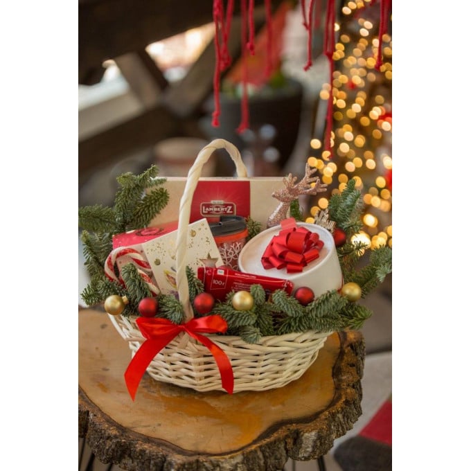 Корзина «Подарок под елку» Корзина «Подарок под елку»