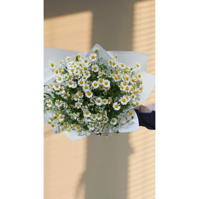 Воздушный букет из полевых ромашек